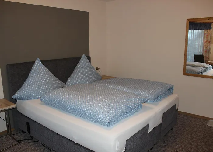 Zur Waldesruh Hotel *
